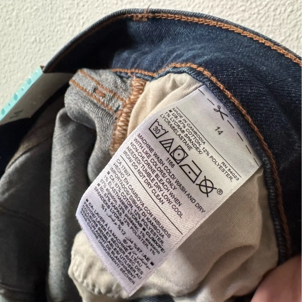 Old Navy Cuffed Denim Boyfriend Shorts 3 Inseam Plus 14 Effortless Classic NEW